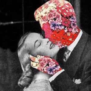 美女被骗到透明屋里强行插入
